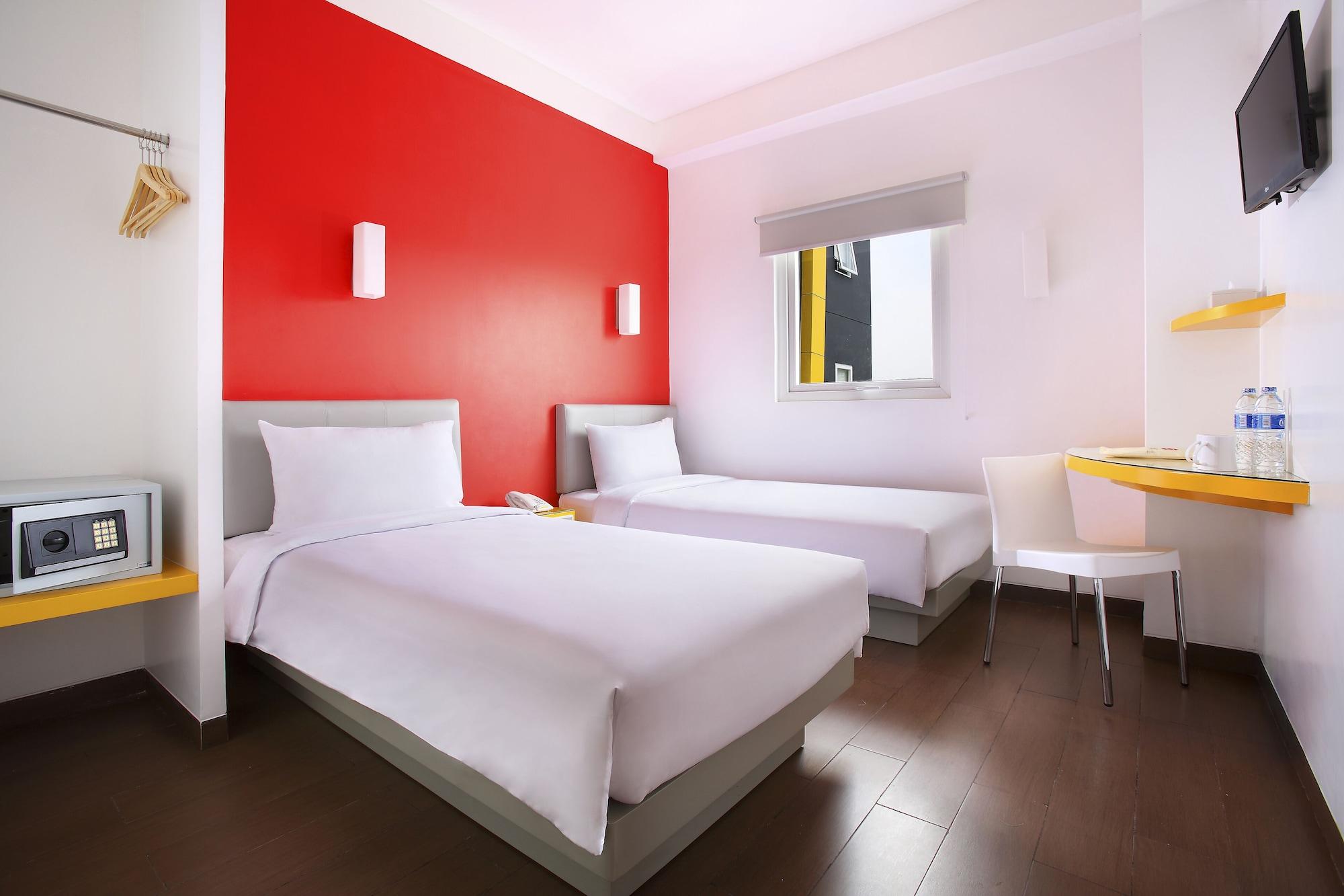 Amaris Hotel Cimanuk Bandung Exterior photo
